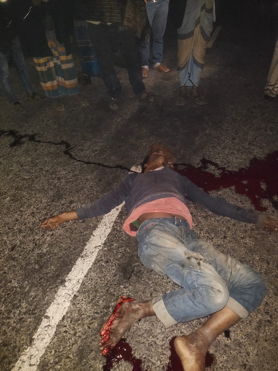 সুন্দরগঞ্জে সড়ক দুর্ঘটনায় মানসিক ভারসাম্যহীন যুবকের মৃত্যু